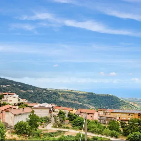 Panoramic Gulf View Apartment: Comfort & Space Falerna