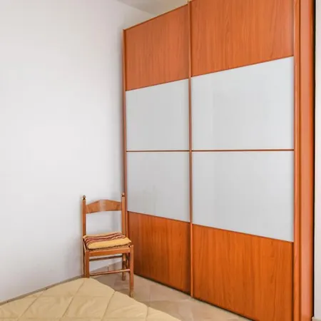 Panoramic Gulf View Apartment: Comfort & Space Apartment